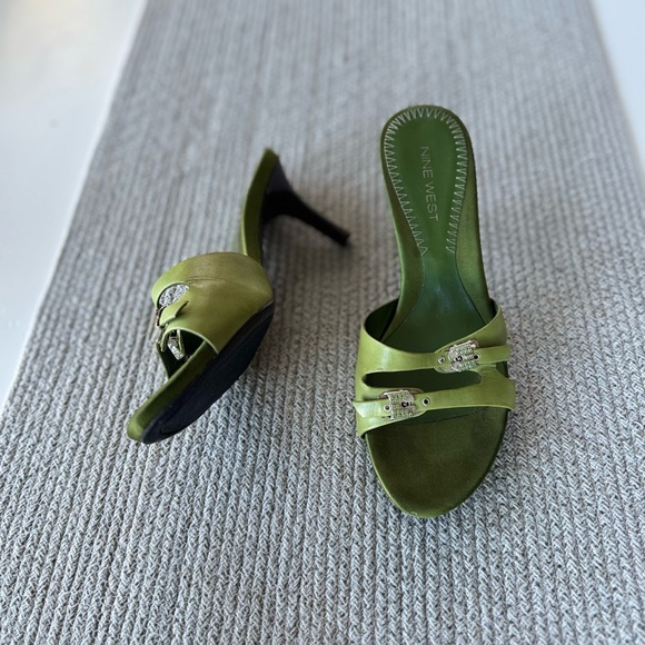 Vintage Nine West Lime Green Satin Rhinestone Buckle Kitten Heels Mules Slides 7 - Picture 10 of 11
